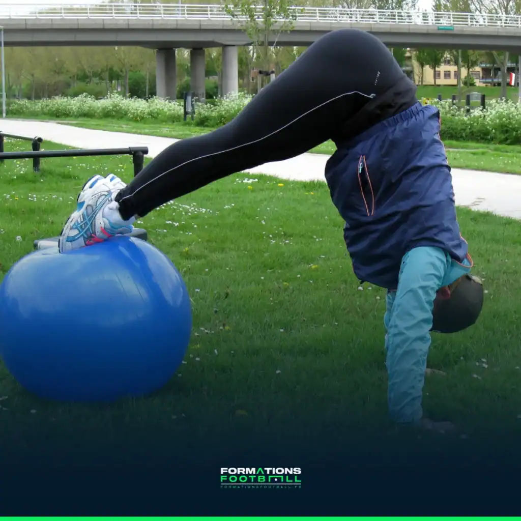 Gainage et renforcement au football, un exercice physique
