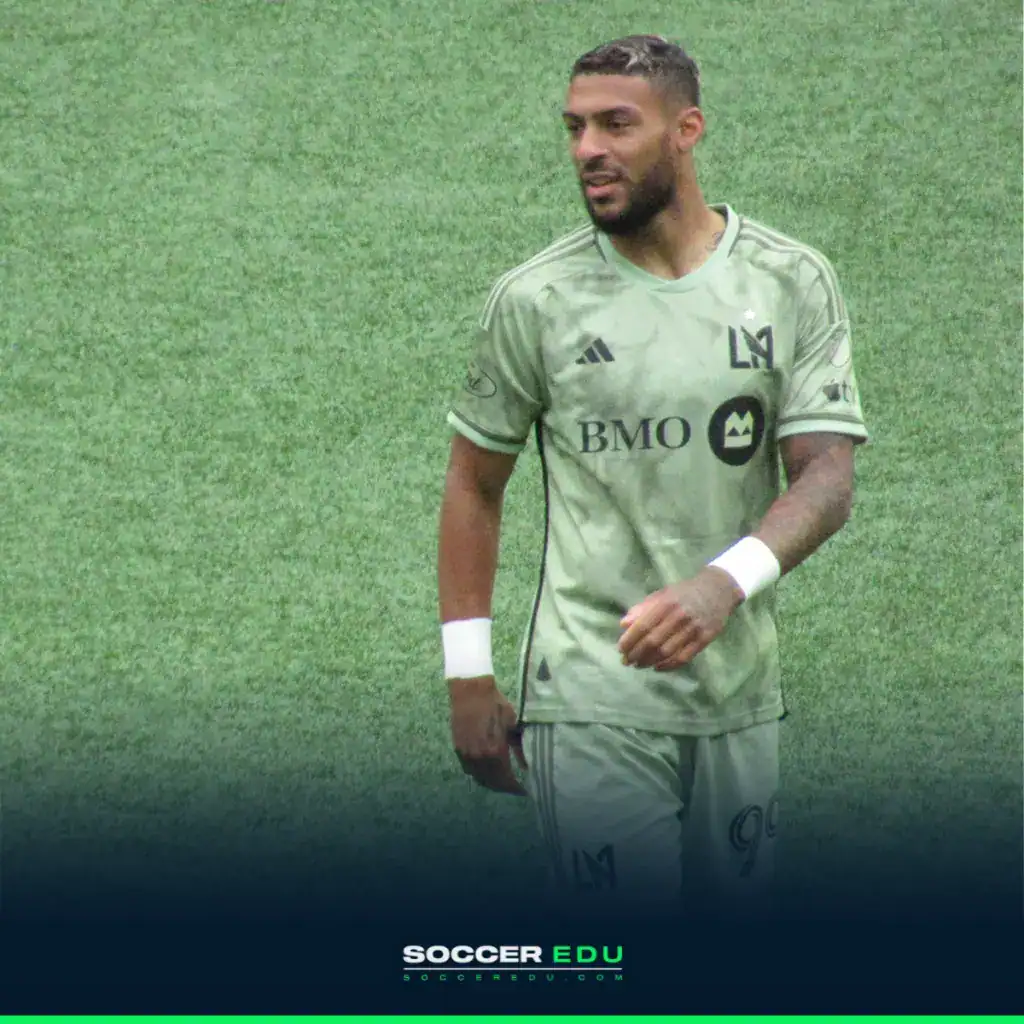 denis_bouanga_winger